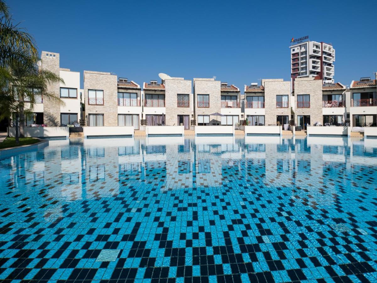 Sanders Aqua Park Resort - Precious 3-Bedroom Holiday Home With Shared Pool Limassol Exterior photo